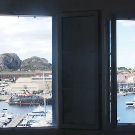 Belle Vue - Port De *